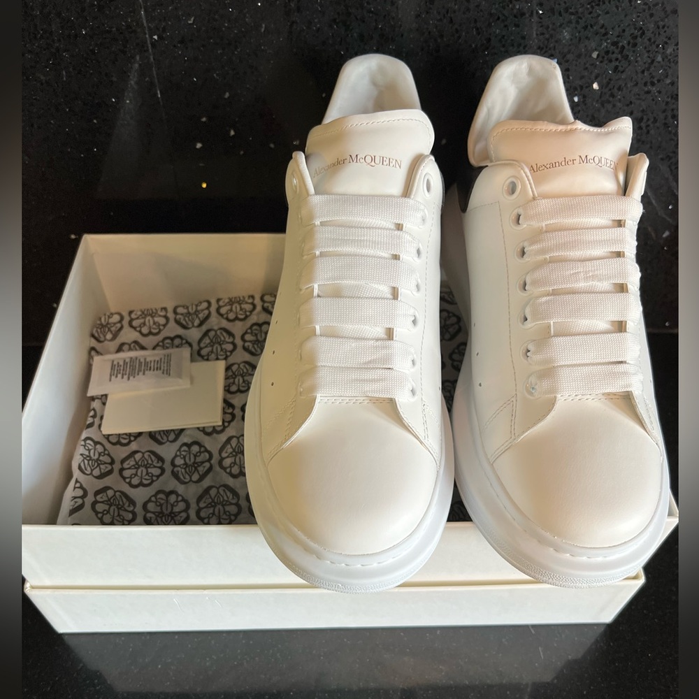 Alexander McQUEEN oversized sneaker